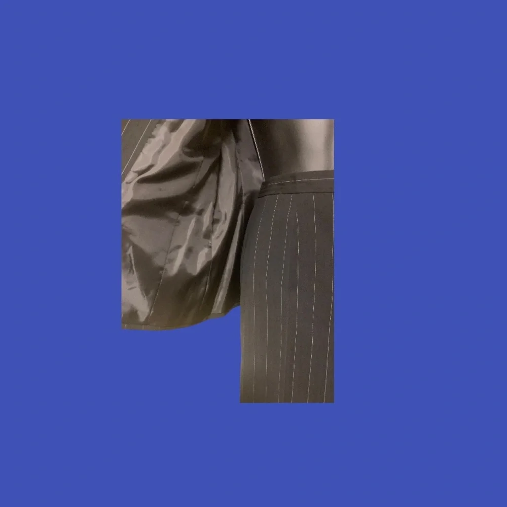 Kasper black pinstriped petite suit - Picture 4 of 4